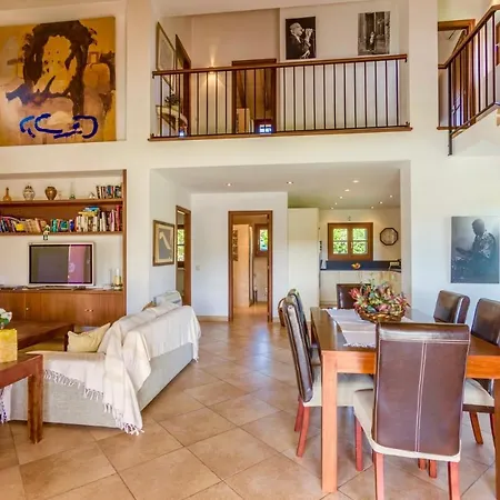 Mastaguera Roger Villa